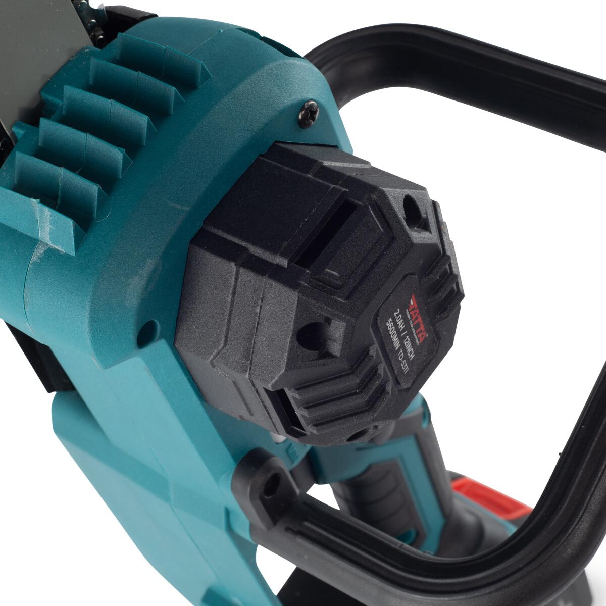 Tatta TD-5311 akkumulátoros láncfűrész, 1000W-os kefe nélküli motor, 21V, 6000 ford./perc, 12" (30 cm) láncvezető, 2.0Ah Li-Ion akkumulátor 10 cellával
